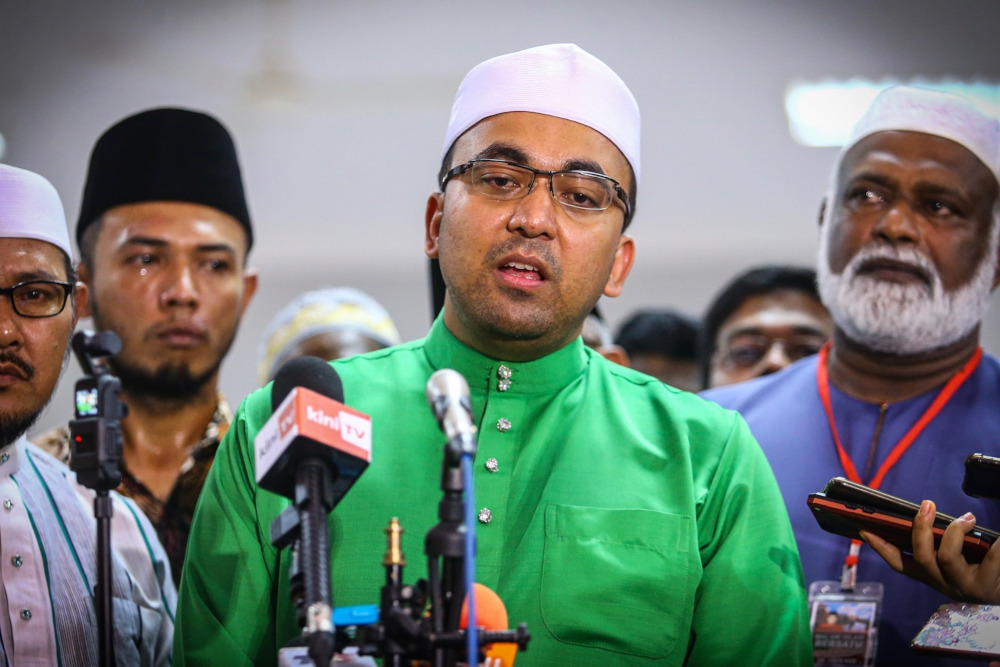 Parti Pribumi Bersatu Malaysia supreme council member and Melaka state government executive councillor Datuk Mohd Rafiq Naizamohideen gives a speech after Isyak prayers at the Chinese Mosque in Melaka September 7, 2019. u00e2u20acu201d Picture by Hari Anggara