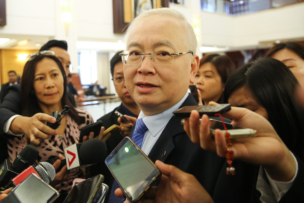 Datuk Seri Wee Ka Siong speaks to reporters in Parliament October 7, 2019. u00e2u20acu201d Picture by Yusof Mat Isa