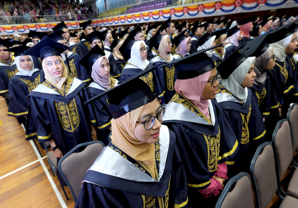 Graduates from the Health Ministry Training Institute (ILKKM) who have not received any job offers within the 12 months of graduate can apply for work in the private sectors October 21, 2019. u00e2u20acu201d Picture by Farhan Najib