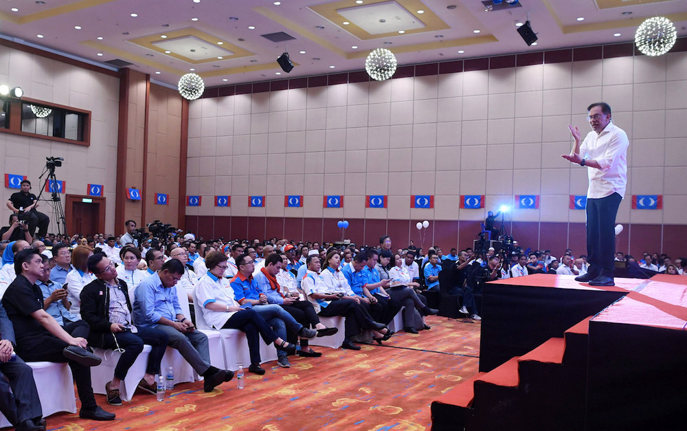 PKR president Datuk Seri Anwar Ibrahim speaks during the Sabah PKR Convention in Penampang October 28, 2019. u00e2u20acu201d Bernama pic