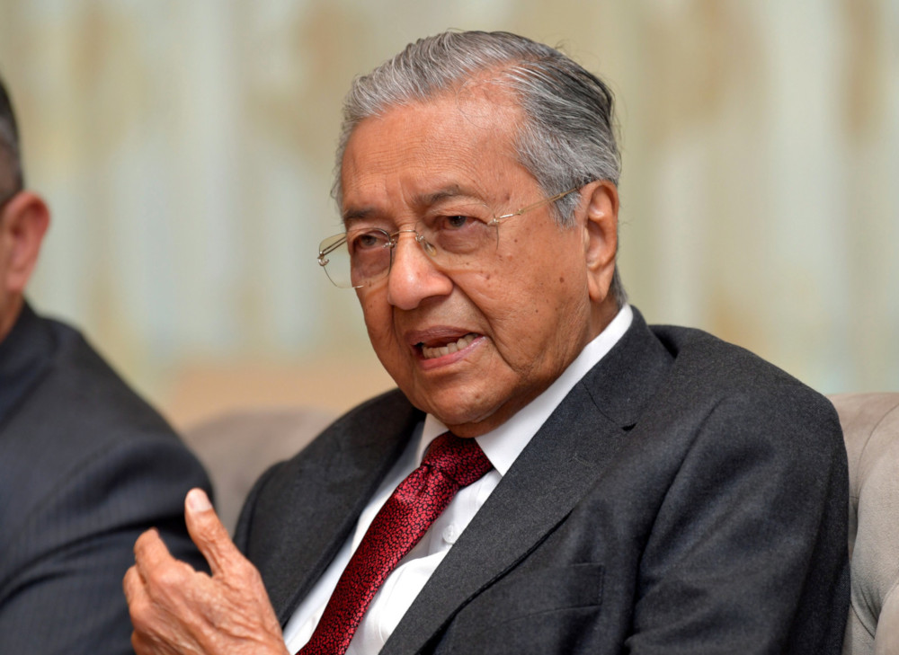 Prime Minister Tun Dr Mahathir Mohamad speaking at a press conference with Malaysian media before leaving for Turkmenistan for a two-day official visit in Baku, Azerbaijan October 26, 2019. u00e2u20acu201d Bernama pic