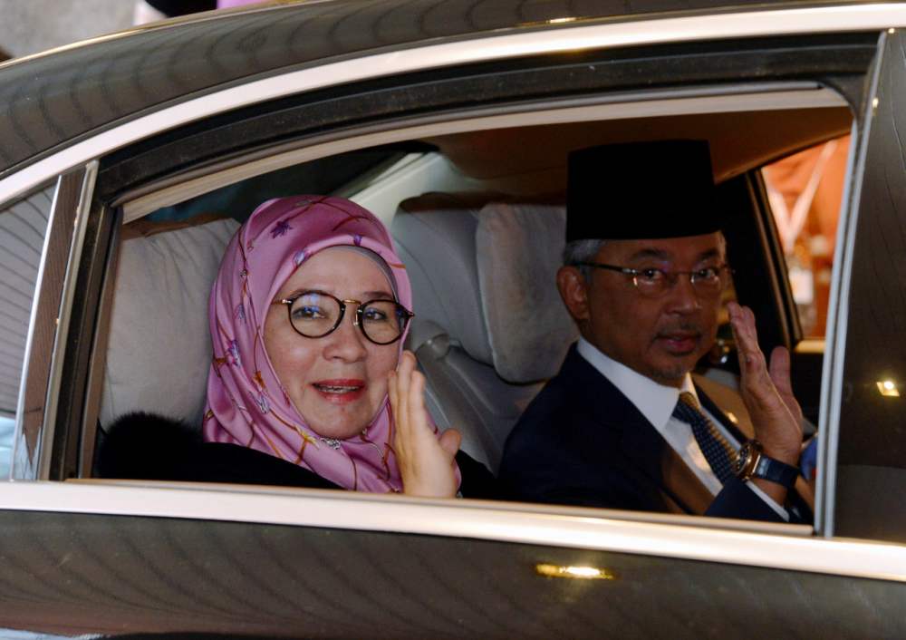 Yang di-Pertuan Agong Al-Sultan Abdullah Riu00e2u20acu2122ayatuddin Al-Mustafa Billah Shah and Raja Permaisuri Agong Tunku Hajah Azizah Aminah Maimunah Iskandariah return to Malaysia today after a four-day special visit to Japan. u00e2u20acu2022 Bernama pic