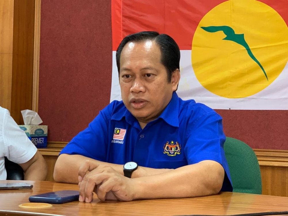 Umno supreme council member Datuk Seri Ahmad Maslan revealed today that the recent MACC compound notice he received was the third time he has been investigated for allegedly receiving money from 1MDB. u00e2u20acu201d Picture by Ben Tan