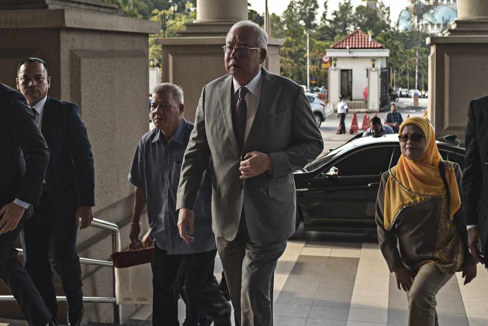 Former prime minister Datuk Seri Najib Razak arrives at the Kuala Lumpur High Court Complex, October 23, 2019.  u00e2u20acu2022 Picture by Shafwan Zaidon
