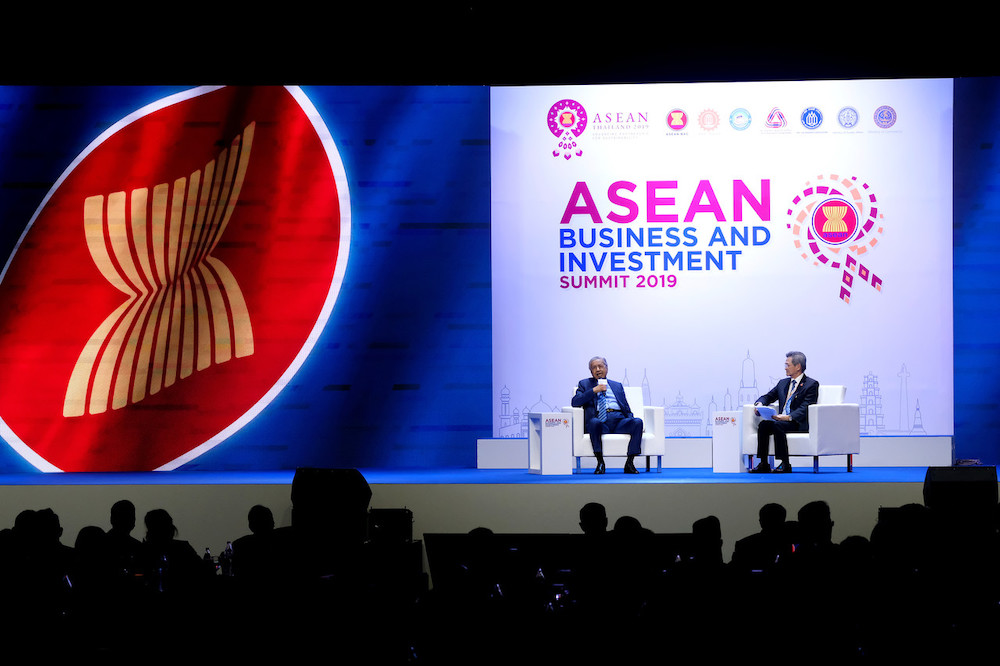 Prime Minister Tun Dr Mahathir Mohamad speaking at a Dialogue Session at the Asean Business and Investment Summit (ABIS) 2019 at IMPACT Exhibition Centre, Bangkok Novemeber 2, 2019. u00e2u20acu201d Bernama pic