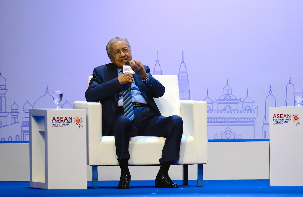 Prime Minister Tun Dr Mahathir Mohamad speaking at a Dialogue Session at the Asean Business and Investment Summit (ABIS) 2019 at IMPACT Exhibition Centre, Bangkok Novemeber 2, 2019. u00e2u20acu201d Bernama pic