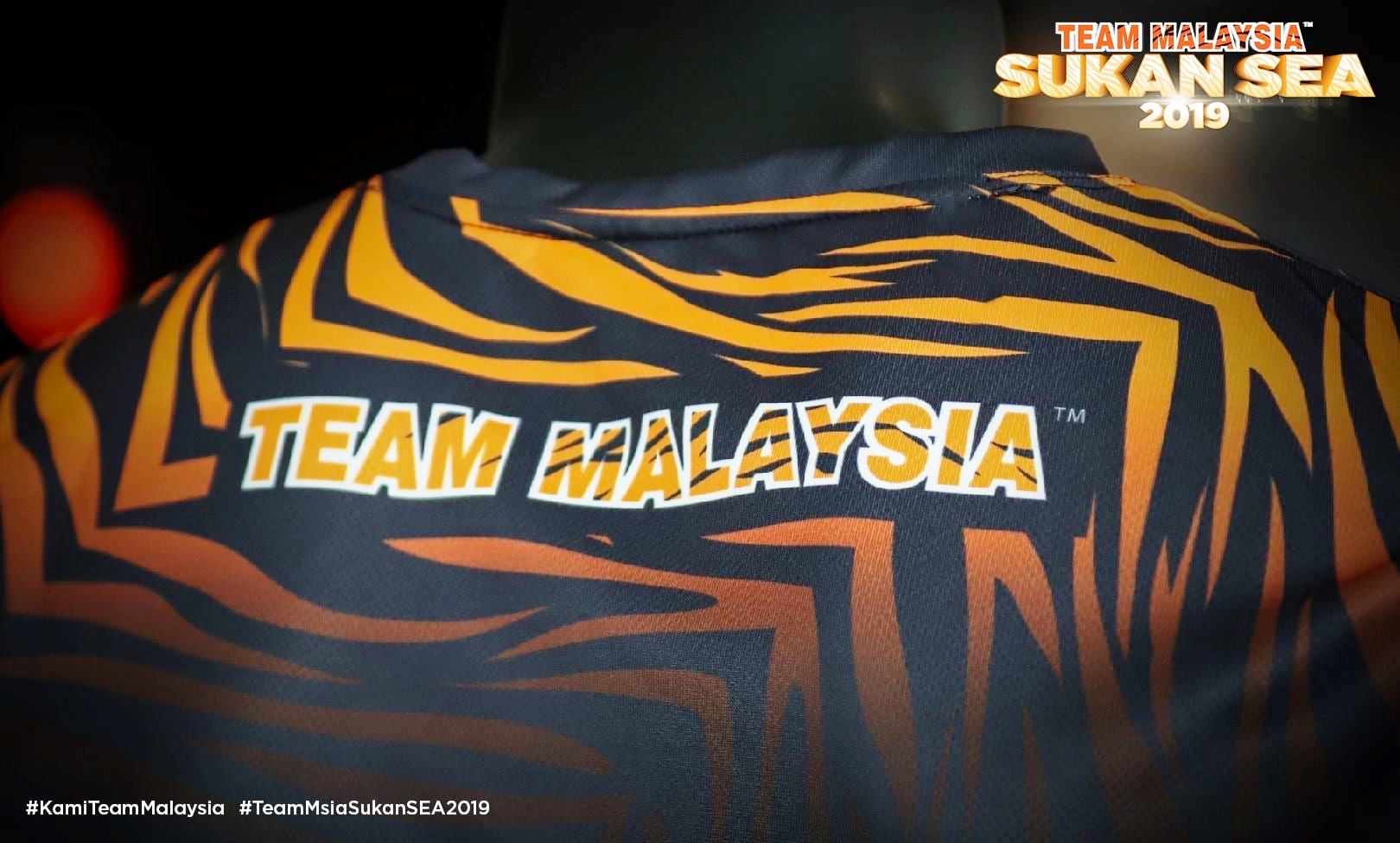 大马新队服背面有“大马队（Team Malaysia)