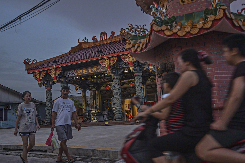 A temple in Kampung Kukup Laut in Kukup, Pontian November 3, 2019. u00e2u20acu201d Picture by Shafwan Zaidon