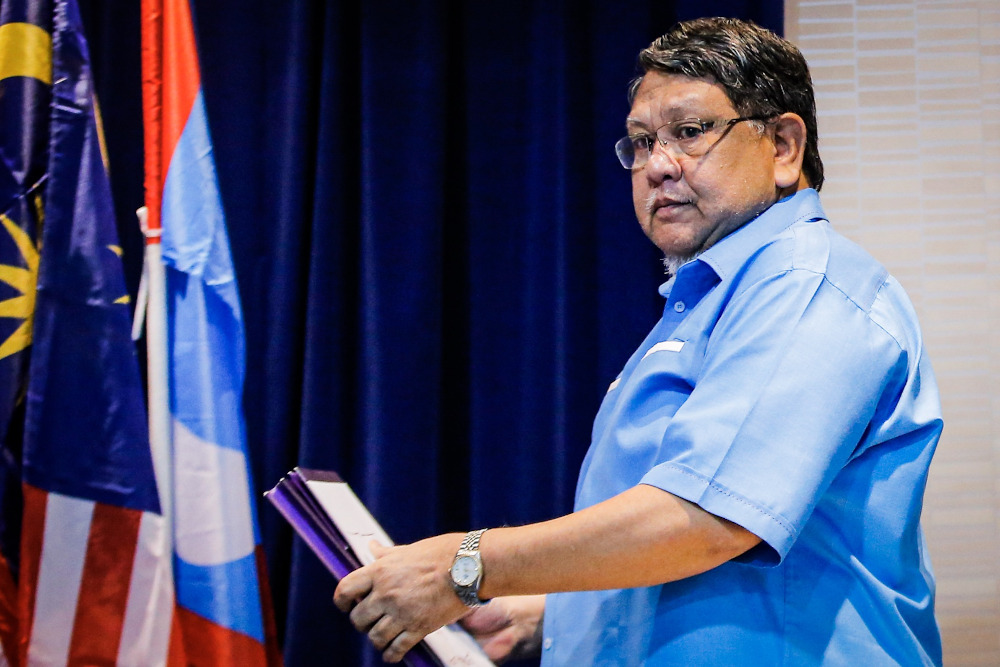 PKR Disciplinary Board chairman Datuk Ahmad Kasim speaks to reporter during the press conference at PKR headquarters in Damansara on November 24, 2019. u00e2u20acu201d Picture by Hari Anggara