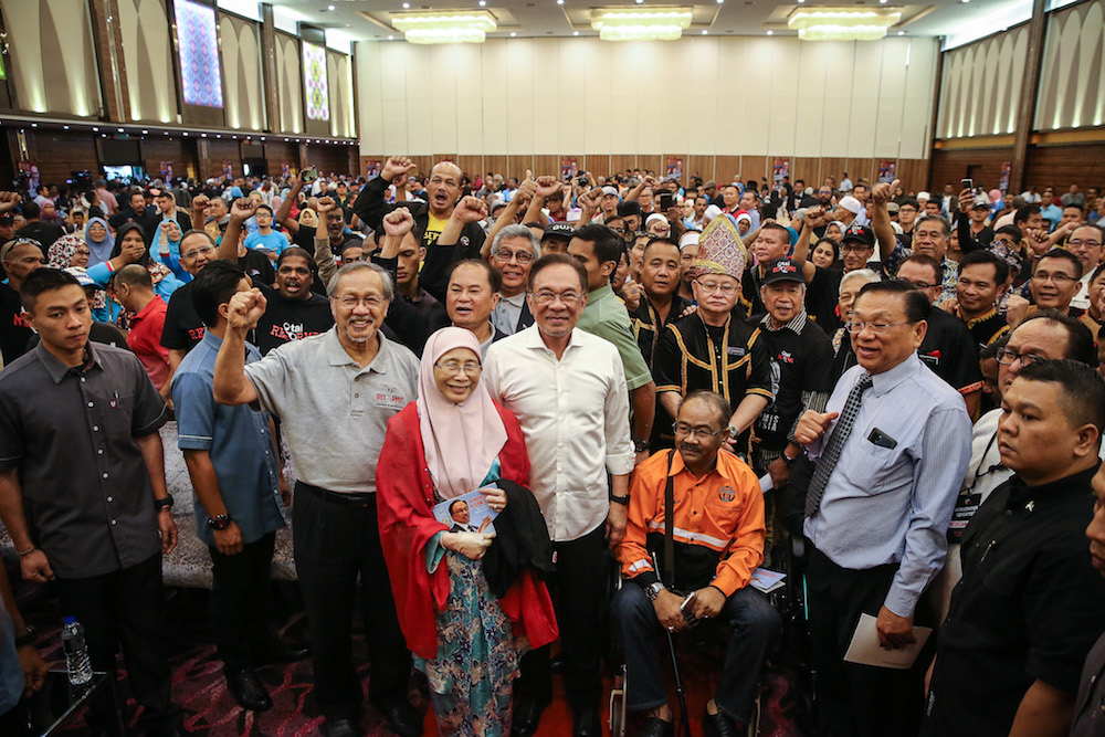 PKR president Datuk Seri Anwar Ibrahim poses for group pictures during the 2019 Reformist Convention V2.0 in Shah Alam November 24, 2019. u00e2u20acu201d Picture by Yusof Mat Isa
