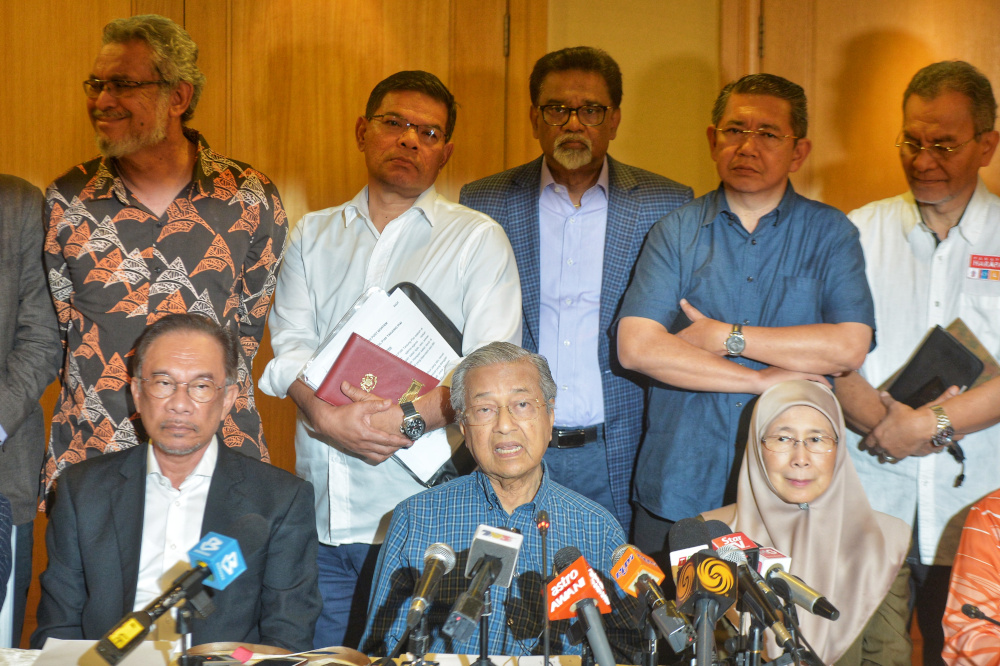 Prime Minister Tun Dr Mahathir Mohamad speaks to the media at the press conference after chairing Pakatan Harapan Presidential Council meeting at Perdana Leadership Foundation November 23, 2019. u00e2u20acu201d Picture by Shafwan Zaidon