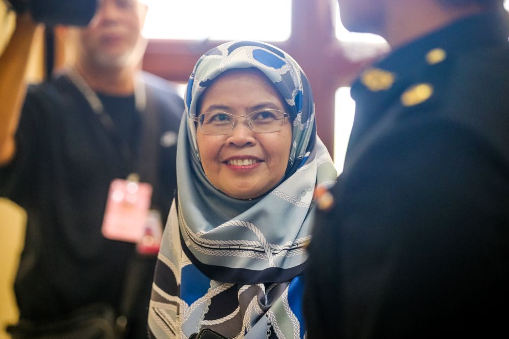 Witness Nor Salwani Muhammad is pictured at the Kuala Lumpur Court Complex November 21, 2019. u00e2u20acu201d Picture by Firdaus Latif