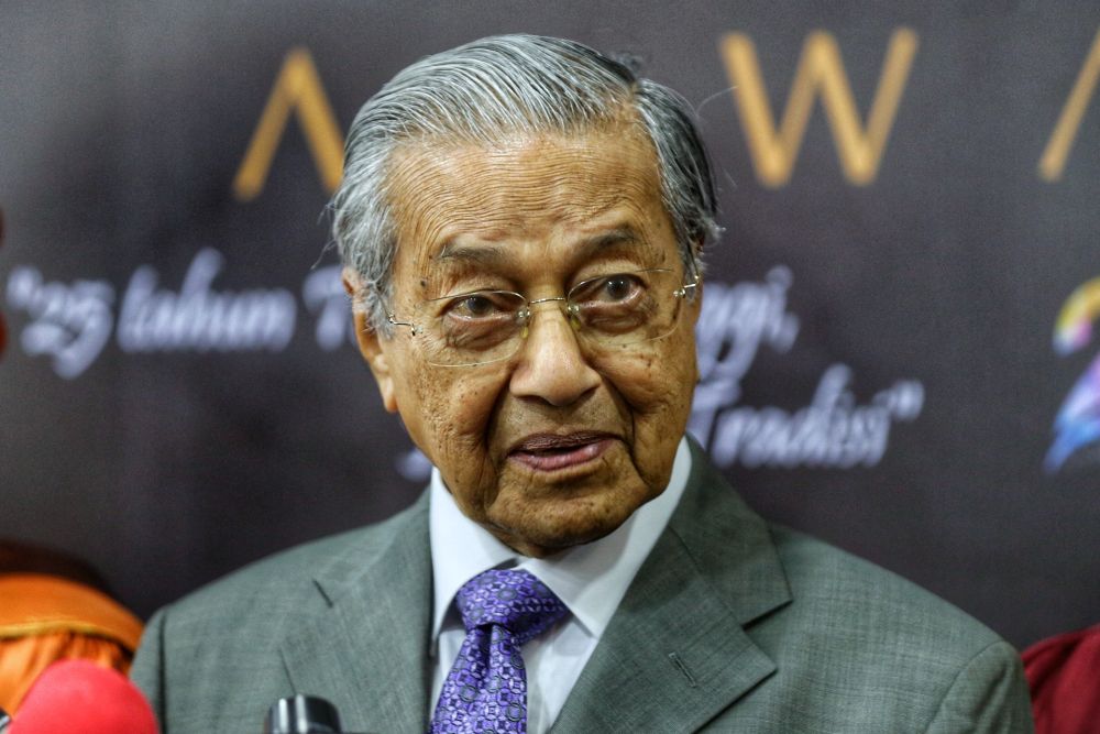 Tun Dr Mahathir Mohamad speaks to reporters during a press conference after the National Arts, Culture and Heritage Academyu00e2u20acu2122s 15th convocation in Kuala Lumpur November 7, 2019. u00e2u20acu201d Picture by Ahmad Zamzahuri