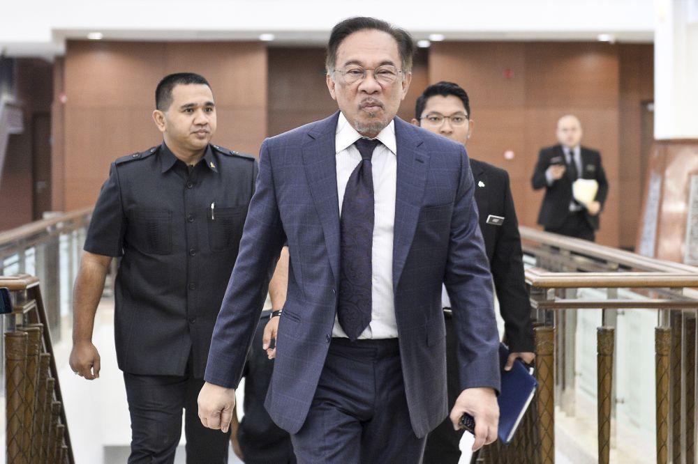 Datuk Seri Anwar Ibrahim arrives at Parliament in Kuala Lumpur November 12, 2019. u00e2u20acu201d Picture by Miera Zulyana