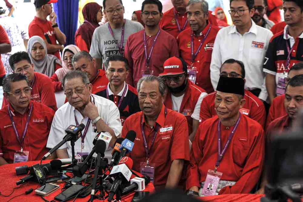 Bersatu chairman Tan Sri Muhyiddin Yassin speaks to reporters at Dewan Jubli Intan in Pontian November 2, 2019. u00e2u20acu201d Picture by Shafwan Zaidon