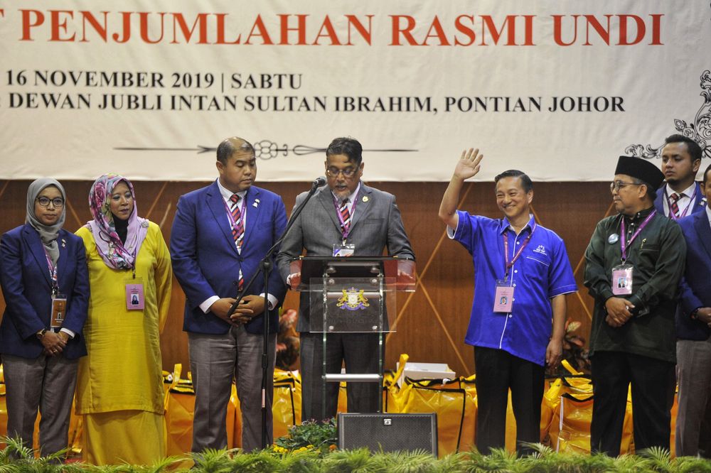 Barisan Nasionalu00e2u20acu2122s candidate, Datuk Seri Wee Jeck Seng reacts after he was announced as winner of Tanjung Piai parliamentary by-election, at Dewan Jubli Intan Pontian, November 16, 2019 u00e2u20acu201d Picture by Shafwan Zaidon