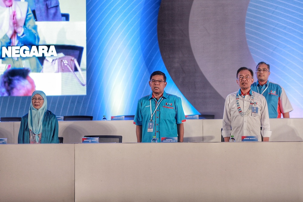 Datuk Seri Azmin Aliu00e2u20acu2122s empty seat (beside Datuk Seri Dr Wan Azizah Wan Ismail) on the last day of the 2019 PKR National Congress in Melaka December 8, 2019. u00e2u20acu201d Picture by Ahmad Zamzahuri 