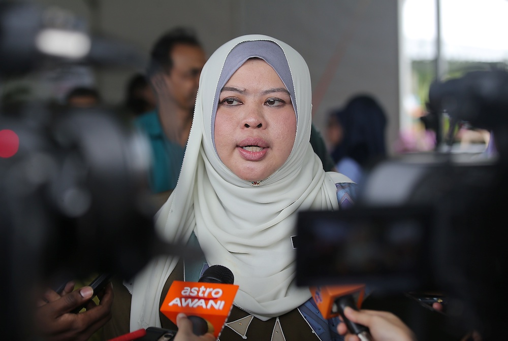 Rural Development Minister Datuk Seri Rina Mohd Harun speaks to reporters after launching the SMEu00e2u20acu2122s Product Empowerment Carnival in Tanjung Rambutan, Ipoh December 17, 2019. u00e2u20acu201d Picture by Farhan Najib