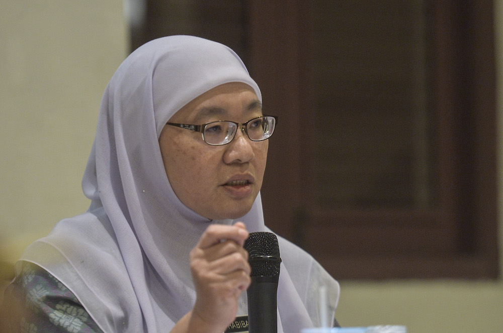 Habibah Abdul Rahim speaks during the forum u00e2u20acu02dcJawi: Saling Memahamiu00e2u20acu2122 at the Kuala Lumpur Selangor Chinese Assembly Hall (KLSCAH) in Kuala Lumpur December 26, 2019. u00e2u20acu201d Picture by Shafwan Zaidon