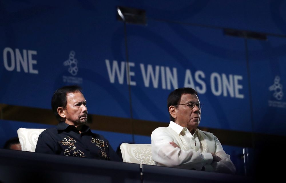 Philippines President Rodrigo Duterte and the Sultan of Brunei Haji Hassanal Bolkiah during the Southeast Asian Games opening ceremony Philippine Arena, Bocaue, Philippines - November 30, 2019. u00e2u20acu201d Reuters pic