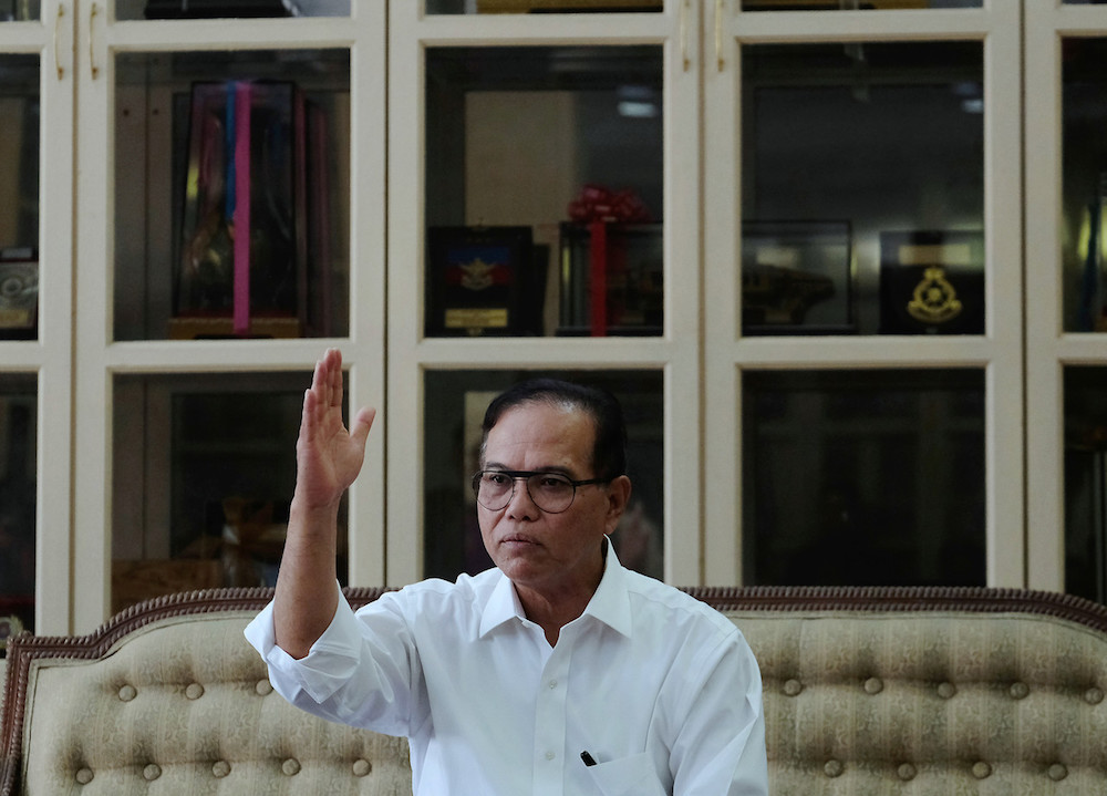 Pahang Mentri Besar Datuk Seri Wan Rosdy Wan Ismail answers reportersu00e2u20acu2122 questions at Wisma Sri Pahang in Kuantan December 27, 2019. u00e2u20acu201d Bernama pic
