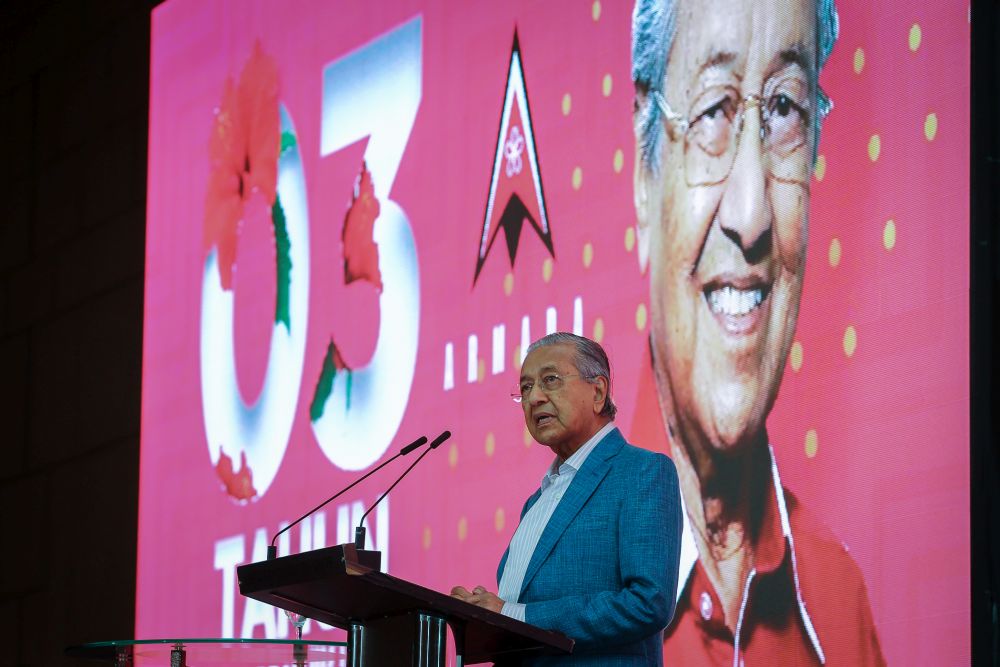 Bersatu chairman Tun Dr Mahathir Mohamad speaks during an Armada fundraiser at the Setia City Convention Centre in Shah Alam December 2, 2019.  u00e2u20acu201d Picture by Yusof Mat Isa