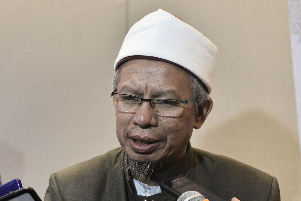 Federal Territories Mufti Datuk Dr Zulkifli Mohamad al-Bakri speaks at the Kuala Lumpur Summit 2019 in Kuala Lumpur December 21, 2019. u00e2u20acu2022 Picture by Miera Zulyana