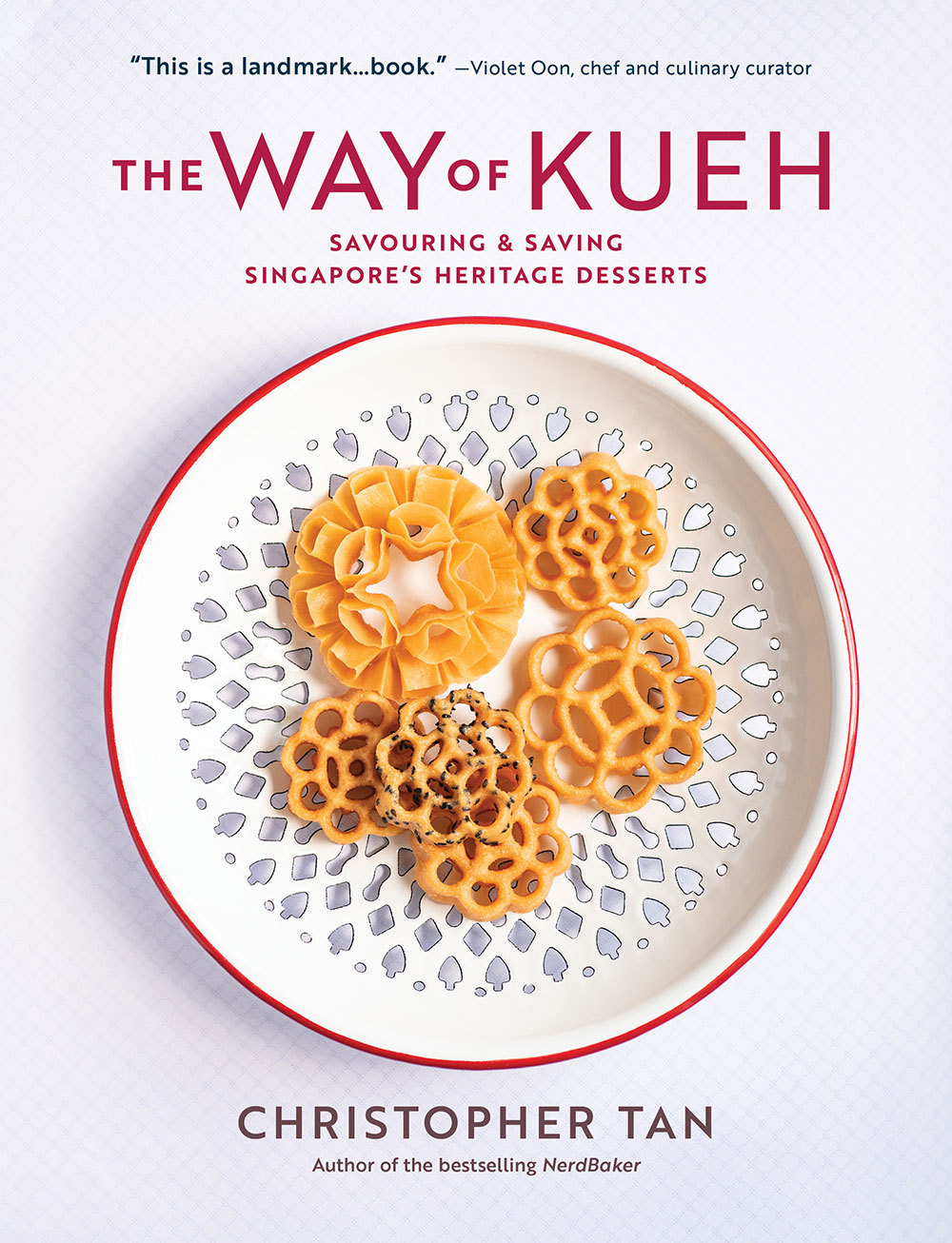 新加坡美食作家兼烹饪导师陈耀威（Christopher Tan）推出新书《The Way of Kueh》，记录新加坡的糕点文化与食谱。
