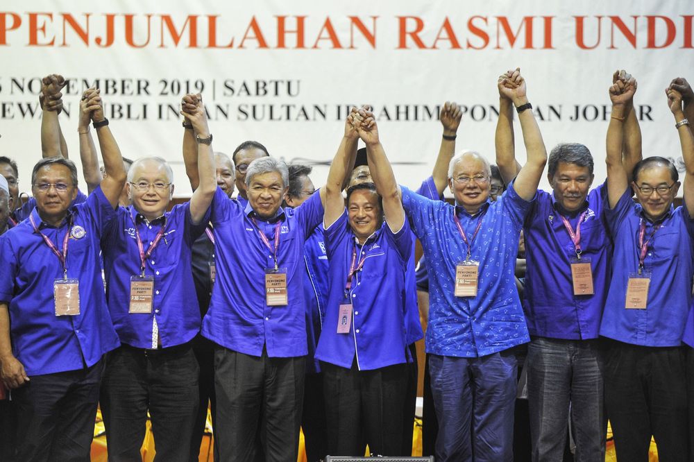 Barisan Nasionalu00e2u20acu2122s (BN) Datuk Seri Wee Jeck Seng together with BN leaders are pictured after he was announced as winner of the Tanjung Piai parliamentary by-election, at Dewan Jubli Intan Pontian, November 16, 2019 u00e2u20acu201d Picture by Shafwan Zaidon