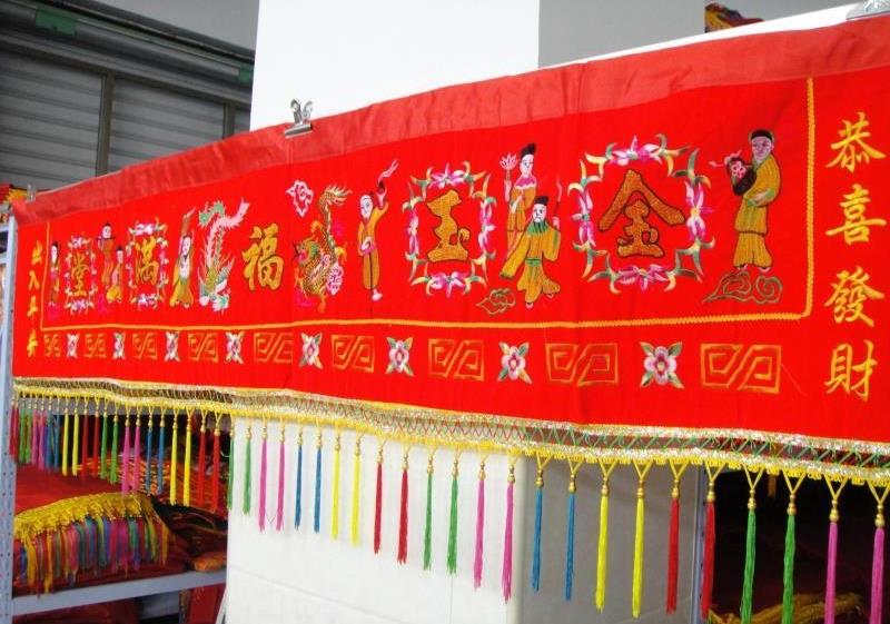 “八仙彩”是最受欢迎的红彩。-摘自网络-