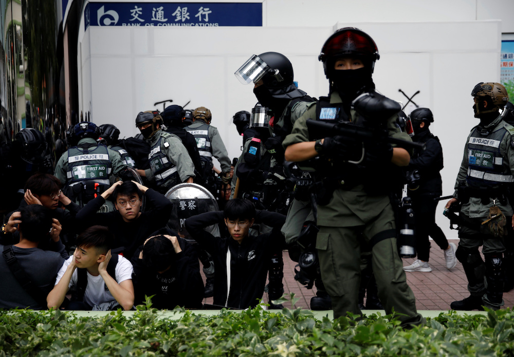 Police detain anti-government protesters after an anti-parallel trading protest at Sheung Shui, a border town in Hong Kong, China January 5, 2020. u00e2u20acu201d Reuters pic