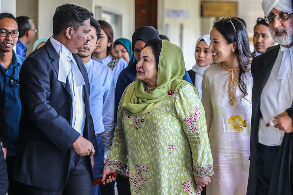 Datin Seri Rosmah Mansor and Nooryana Najwa Najib arrive at the Kuala Lumpur Courts Complex January 8, 2020. u00e2u20acu201d Picture by Firdaus Latif