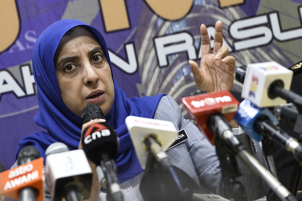 Malaysian Anti-Corruption Commission (MACC) chief commissioner Latheefa Koya speaks during a press conference at MACC headquarters in Putrajaya January 8, 2020. u00e2u20acu201d Picture by Miera Zulyana