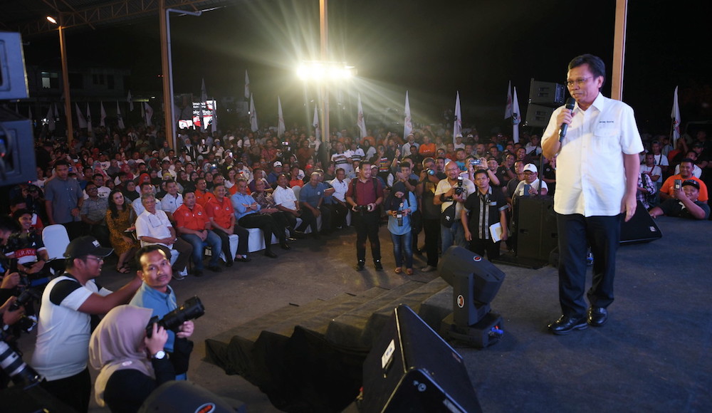 Sabah Chief Minister Datuk Seri Shafie Apdal addresses a youth gathering in Bongawan January 13, 2020. u00e2u20acu201d Bernama pic