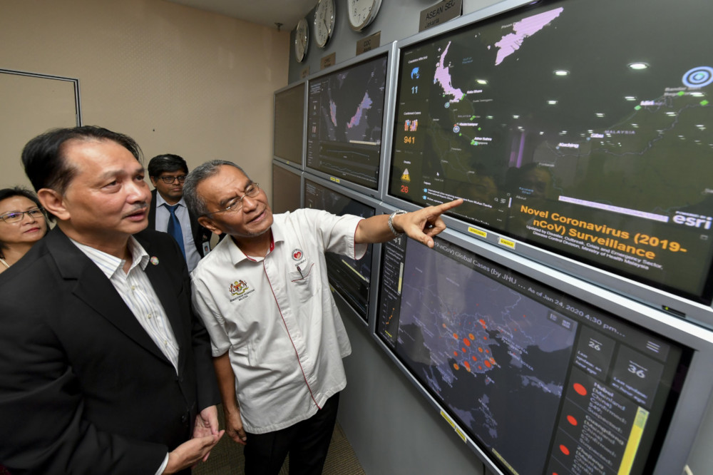 Health Minister Datuk Seri Dzulkefly Ahmad monitors the status of the virusu00e2u20acu2122 spread in Malaysia and around the world after a press conference on the novel coronavirus in Putrajaya January 25, 2020. u00e2u20acu201d Bernama pic 