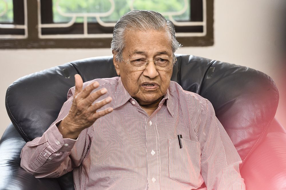 Prime Minister Tun Dr Mahathir Mohammad speaking during a press conference after the 2020 Chinese New Year Open House at the Klang Hokkien Association Hall on January 26,2020. u00e2u20acu201d Picture by Miera Zulyana