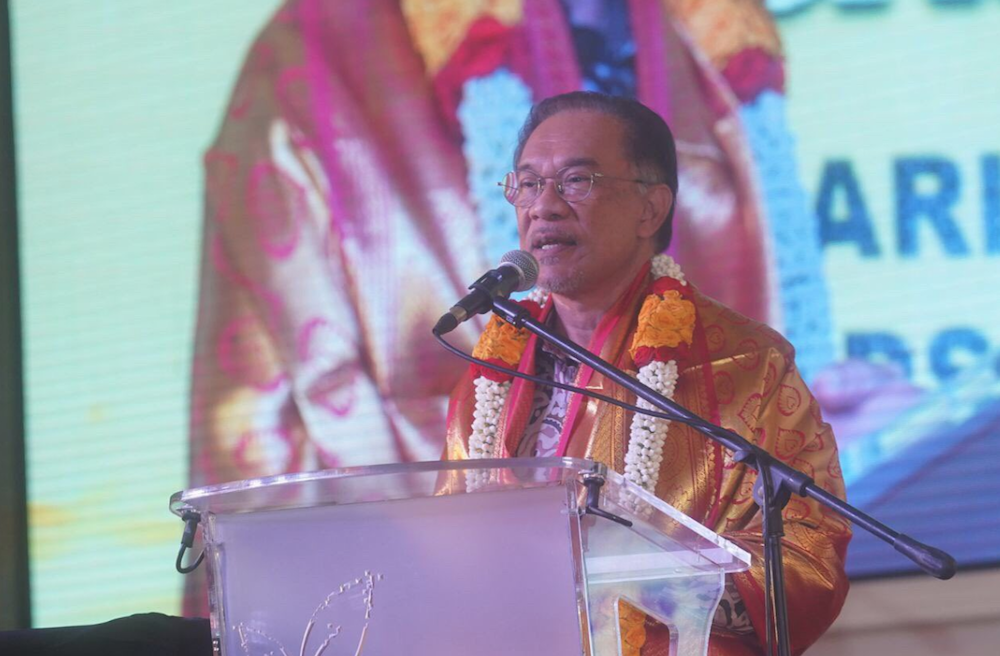 Datuk Seri Anwar Ibrahim addresses an awards ceremony for outstanding UPSR students from Tamil schools in Serdang January 5, 2020. u00e2u20acu201d Picture via Twitter/AnwarIbrahim