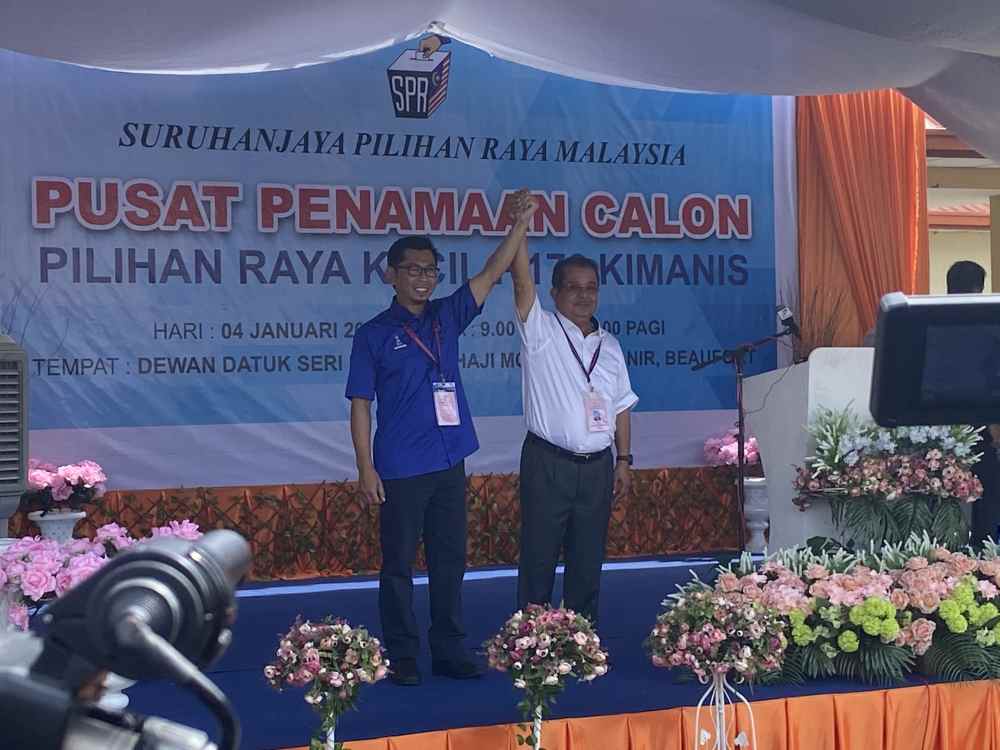 Parti Warisan Sabahu00e2u20acu2122s Datuk Karim Bujang (right) and Datuk Mohamad Alamin at the Dewan Datuk Seri Panglima Dun Banir in Beaufort January 4, 2020. u00e2u20acu2022 Picture by Julia Chan