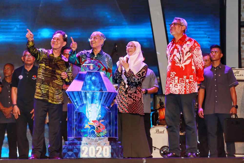 Prime Minister Tun Dr Mahathir Mohamad officiates the Visit Malaysia 2020 campaign at Dataran Merdeka in Kuala Lumpur January 1, 2020. u00e2u20acu2022 Picture by Ahmad Zamzahuri
