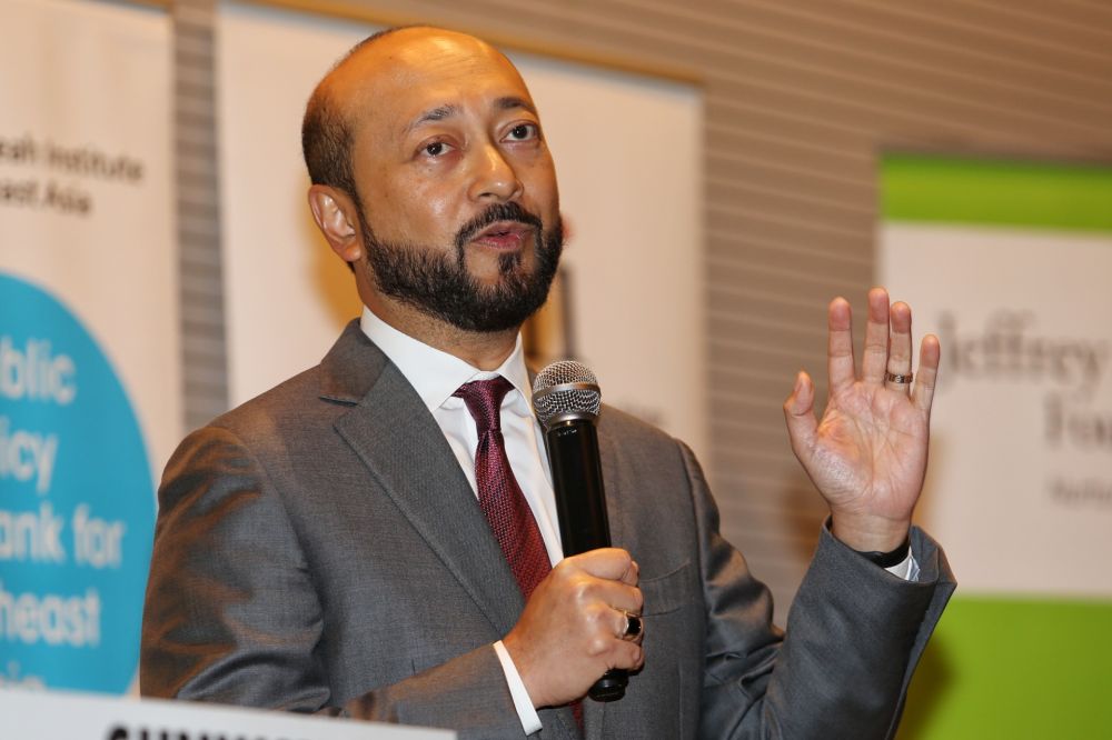 Kedah Mentri Besar Datuk Seri Mukhriz Mahathir gives a speech at Sunway University in Petaling Jaya January 13, 2020. u00e2u20acu201d Picture by Choo Choy May