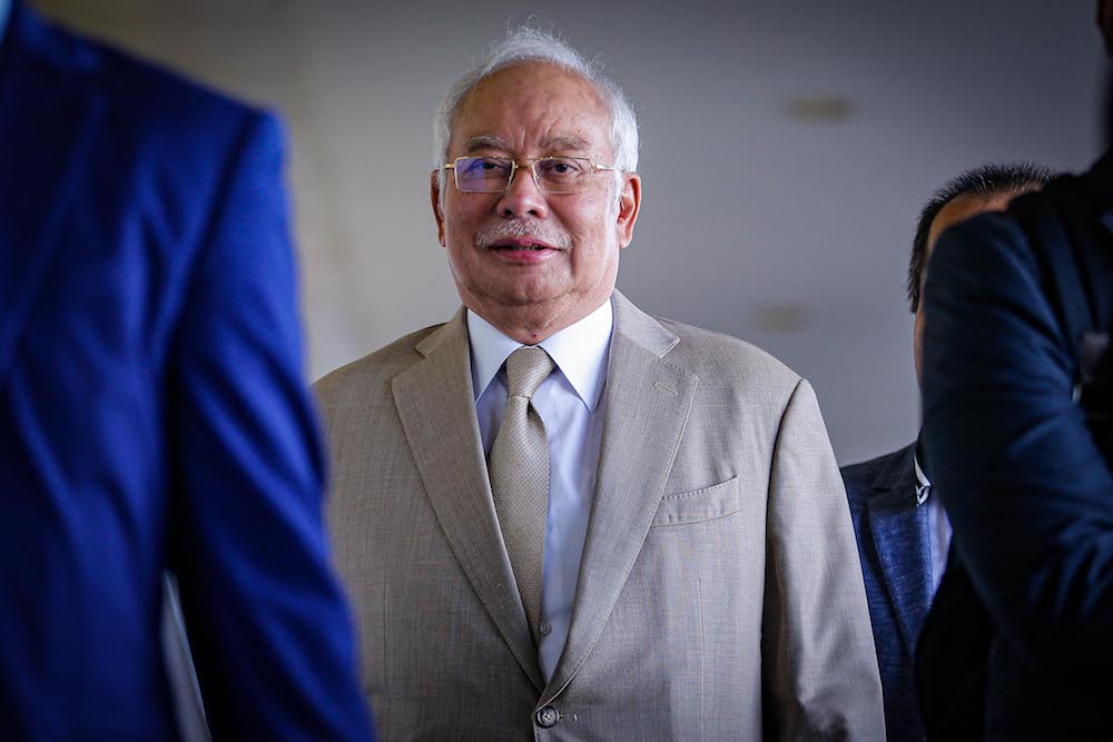Former prime minister Datuk Seri Najib Razak arrives at the Kuala Lumpur Courts Complex January 7, 2020. u00e2u20acu201d Picture by Hari Anggara