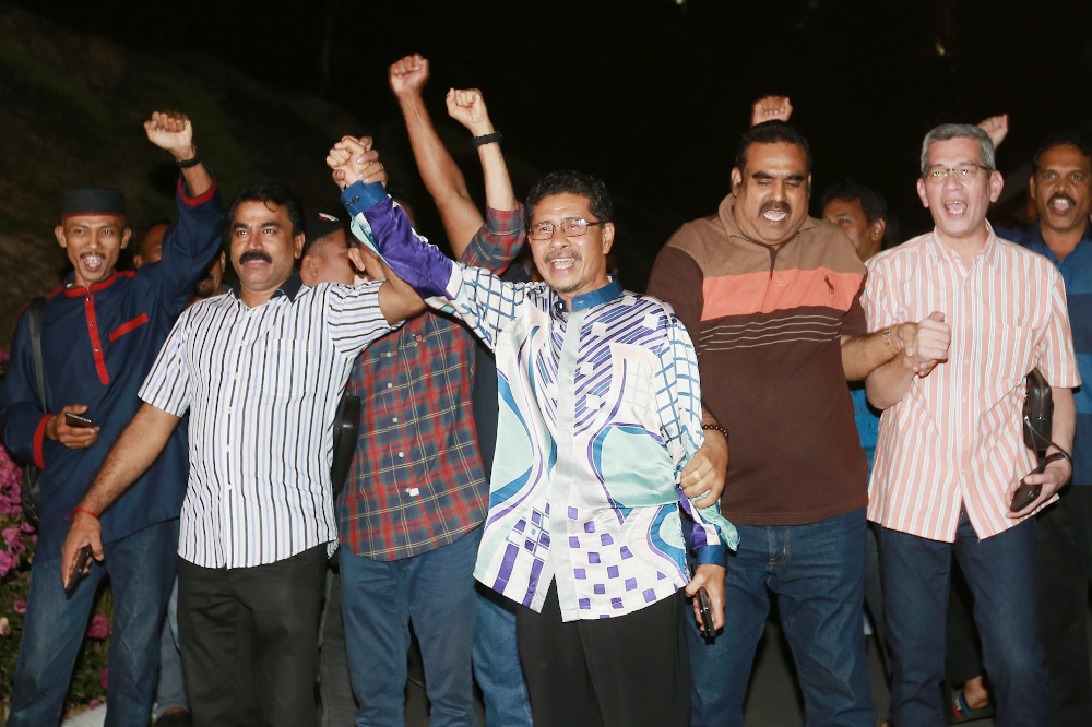 Kapar MP Datuk Abdullah Sani speaks to media as he leaves Anwar Ibrahimu00e2u20acu2122s house in Segambut February 23, 2020. u00e2u20acu201d Picture by Ahmad Zamzahuri