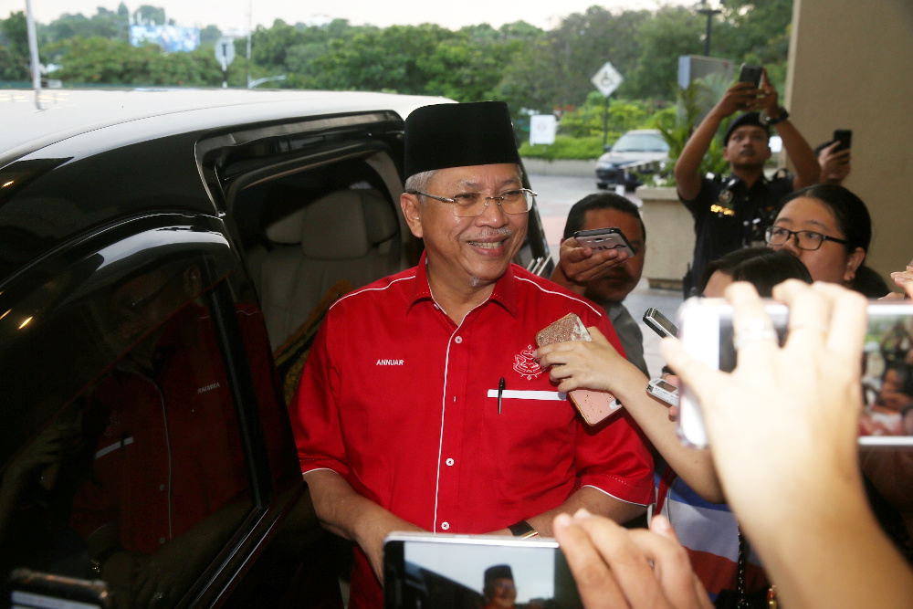 Umno secretary-general Tan Sri Annuar Musa leaves after the Umno meeting at Menara Datou00e2u20acu2122 Onn February 23, 2020. u00e2u20acu201d Picture by Choo Choy May