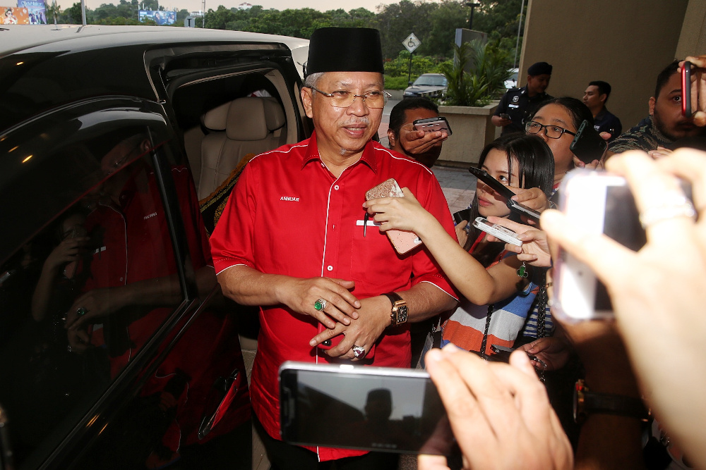 Umno secretary-general Tan Sri Annuar Musa leaves after the Umno meeting at Menara Datou00e2u20acu2122 Onn February 23, 2020. u00e2u20acu201d Picture by Choo Choy May