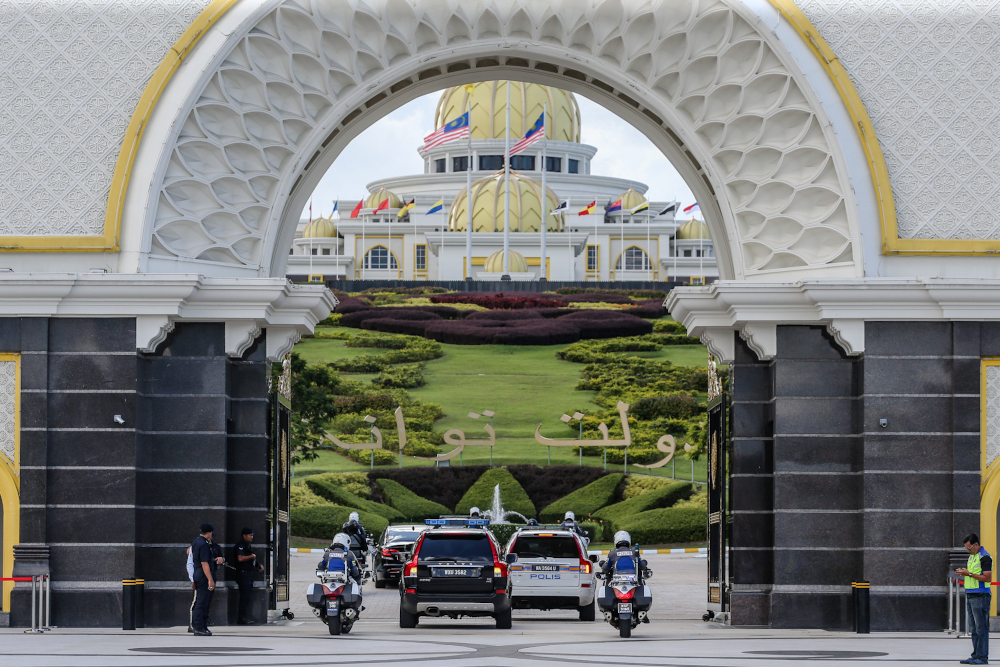 Tun Dr Mahathir Mohamad arrives at Istana Negara February 24, 2020. u00e2u20acu201d Picture by Firdaus Latif