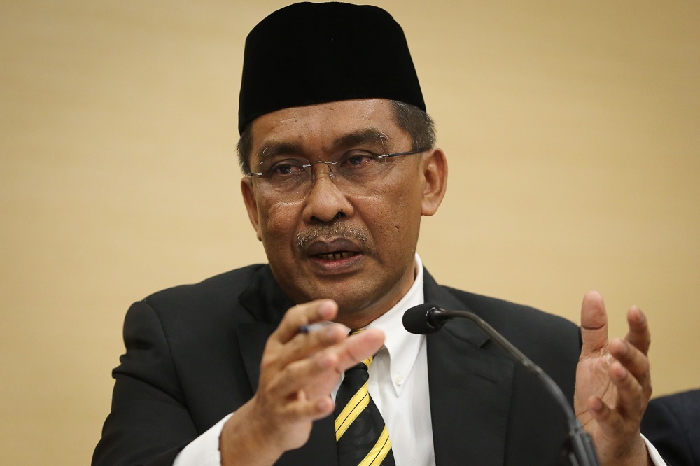PAS secretary-general Datuk Takiyuddin Hassan speaks during a press conference at Umnou00e2u20acu2122s headquarters in Kuala Lumpur February 25, 2020. u00e2u20acu201d Picture by Yusof Mat Isa