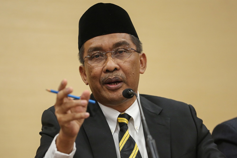 PAS secretary-general Datuk Takiyuddin Hassan speaks during a press conference at Umnou00e2u20acu2122s headquarters in Kuala Lumpur February 25, 2020. u00e2u20acu201d Picture by Yusof Mat Isa