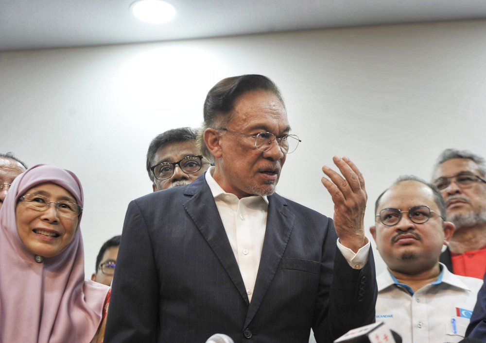 PKR president Datuk Seri Anwar Ibrahim speaks to the media during a Pakatan Harapan press conference of at PKR headquarters in Petaling Jaya February 26, 2020. u00e2u20acu201d Picture by Shafwan Zaidon