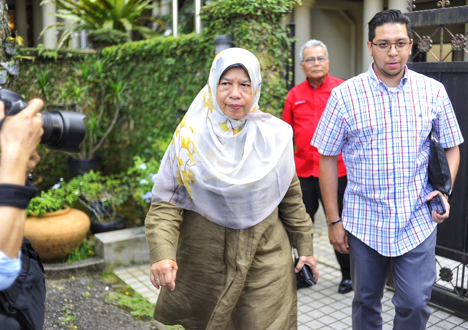 Ampang MP Zuraida Kamaruddin arrives at Tan Sri Muyhiddin Yassinu00e2u20acu2122s house in Bukit Damansara, Kuala Lumpur February 28, 2020. u00e2u20acu201d Picture by Shafwan Zaidon