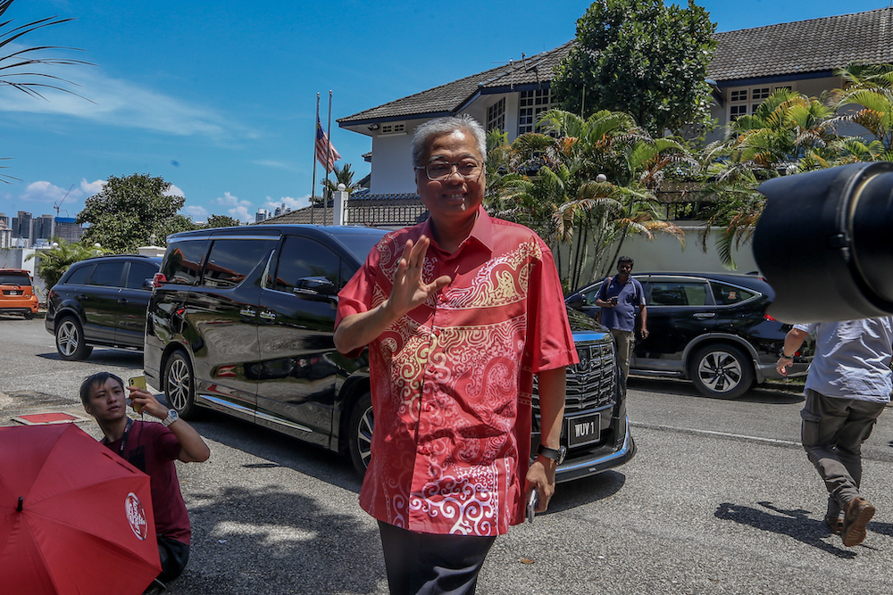 Umno vice-president Datuk Seri Ismail Sabri Yaakob is pictured in front of Tan Sri Muyhiddin Yassinu00e2u20acu2122s house in Bukit Damansara, February 29, 2020. u00e2u20acu201d Picture by Firdaus Latif